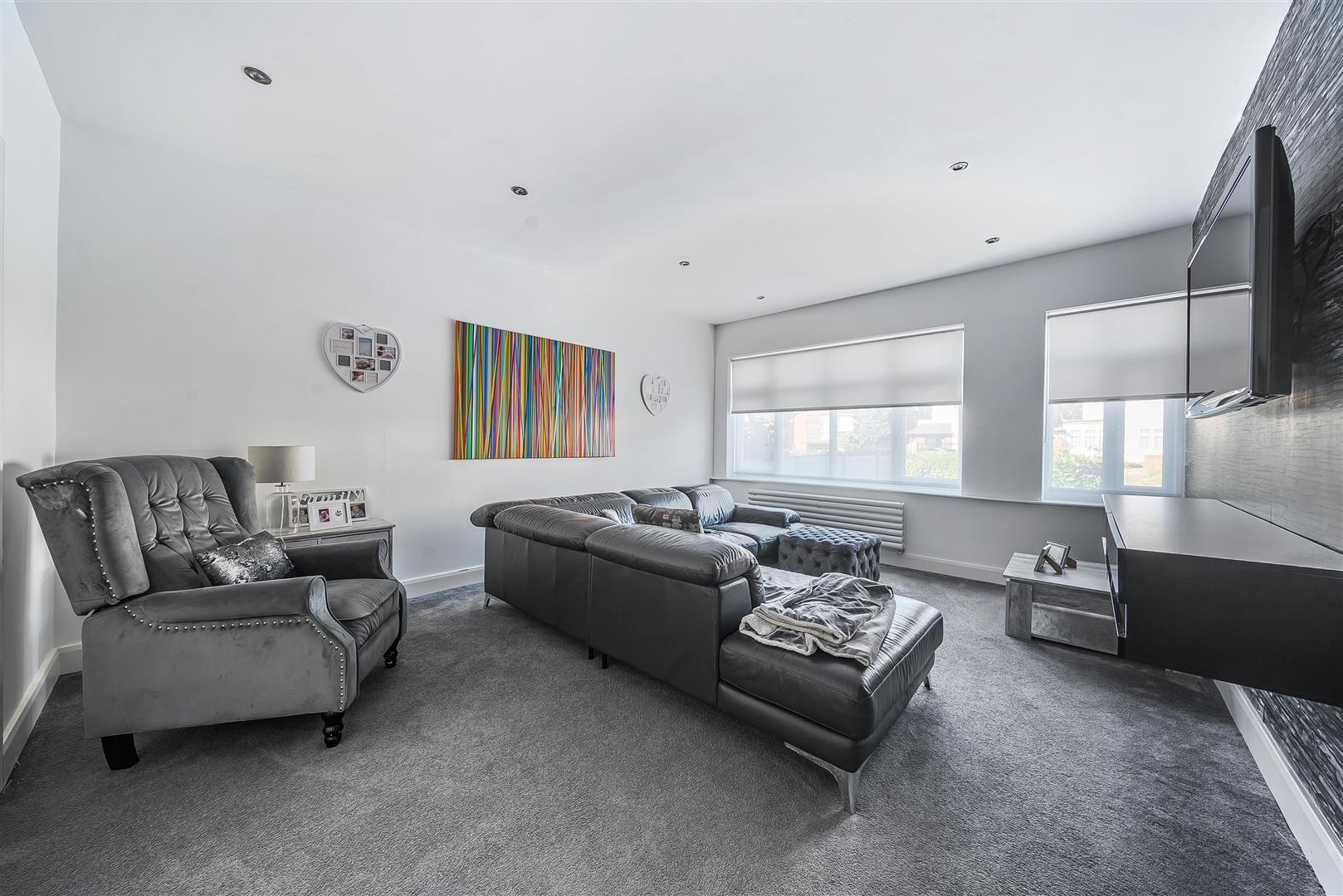 Edgwarebury Lane, Edgware